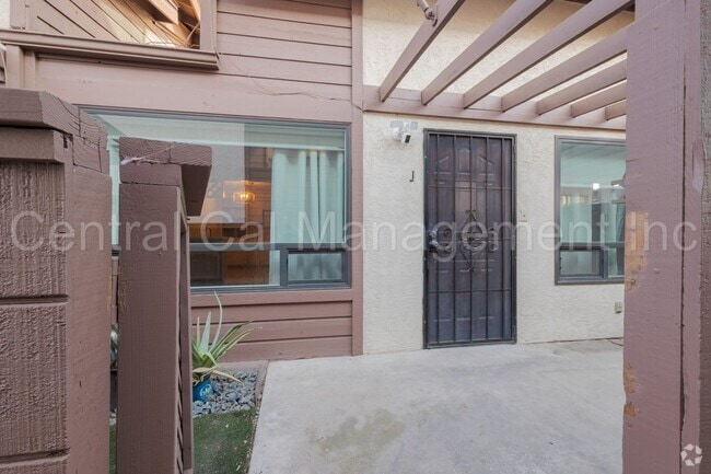 Building Photo - 2 Bedroom/2 Bath Condo with Garage - $189...