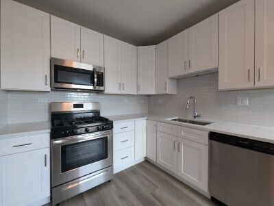 Building Photo - 3943 N Janssen Ave Unit 2 Rental