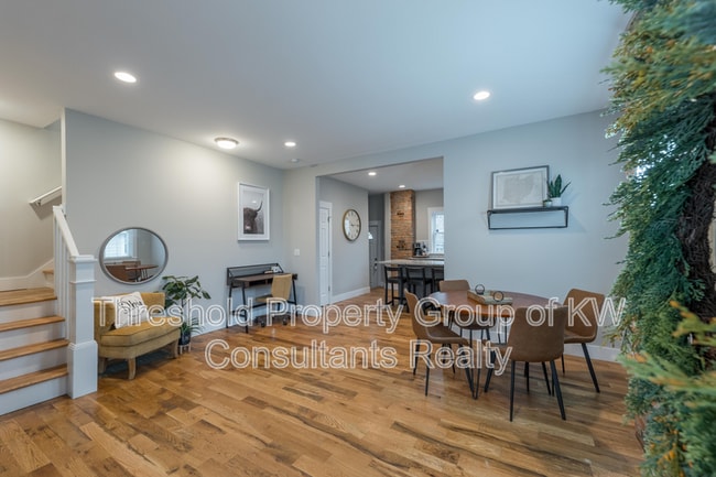 Photo - 65 E 7th Ave