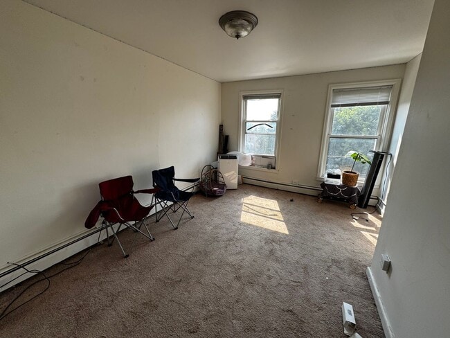 Photo - 214 E 8th St