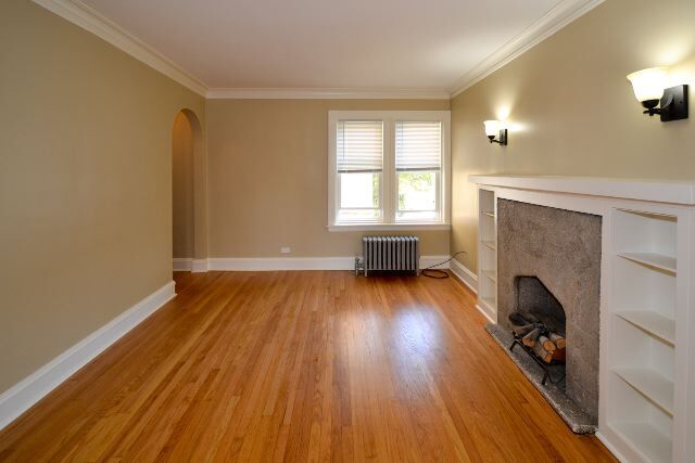 Building Photo - 6329 N Artesian Ave Unit J06P