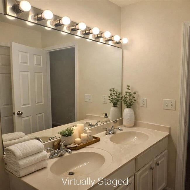 Photo - 2372 Young America Dr NE