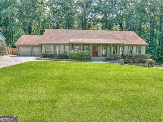 Building Photo - 5575 Lake Forrest Dr NW