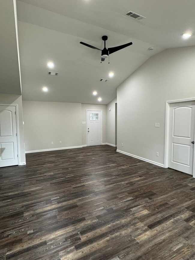 Photo - 20 Edward Dr