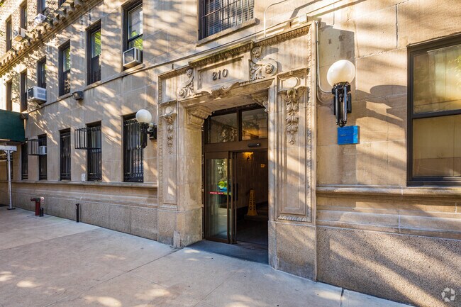 Photo - Walter Arms Apartments