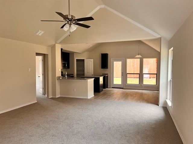 Photo - 422 Greenhaven Dr