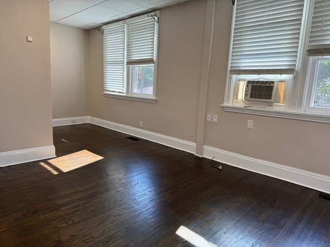 Photo - 179 Wood St E Unit 3