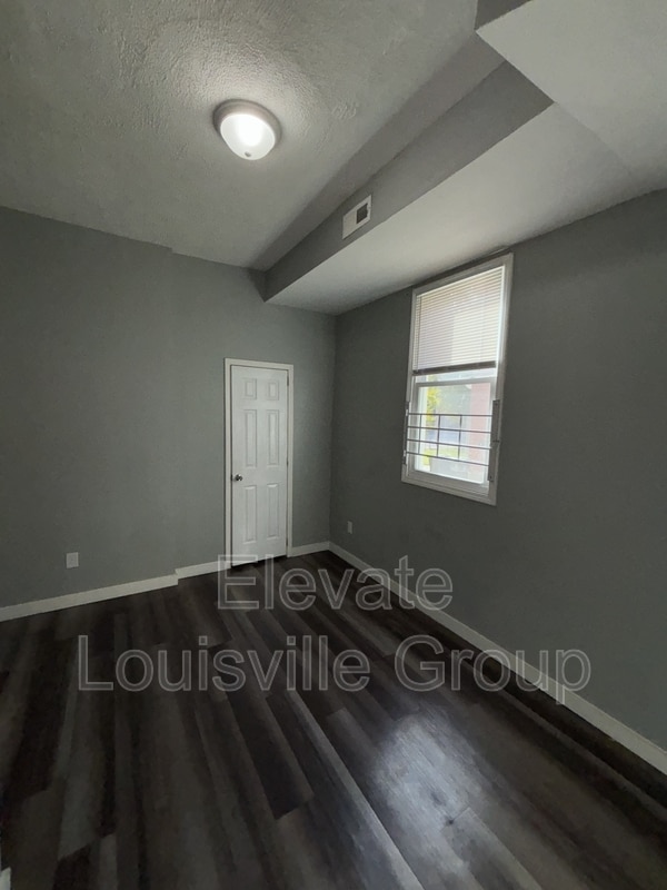 Photo - 2215 W Market St