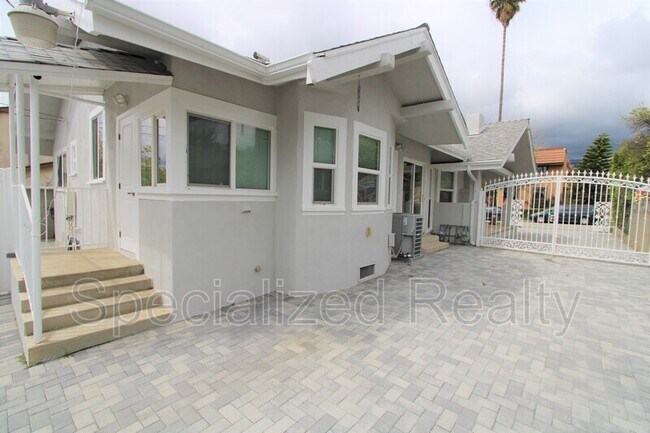 Photo - 604 W Lexington Dr