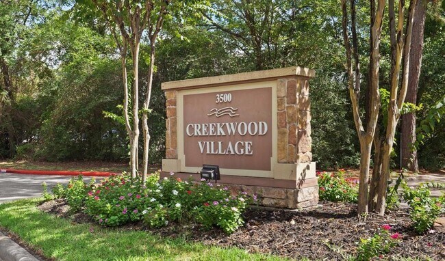 Building Photo - 3500 Tangle Brush Dr Unit 3