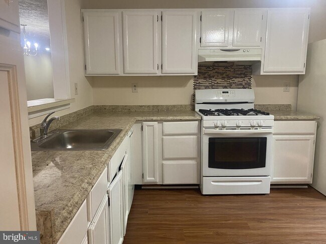 Photo - 110 Windbrooke Cir