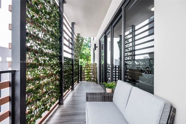 Photo - 2955 Bird Ave