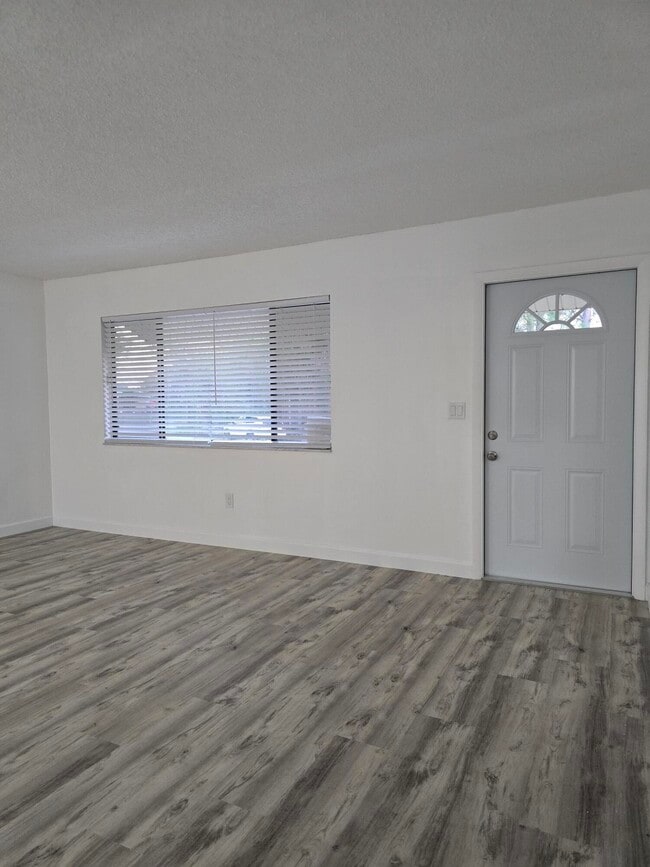 Photo - 1418 Paley Cir SE