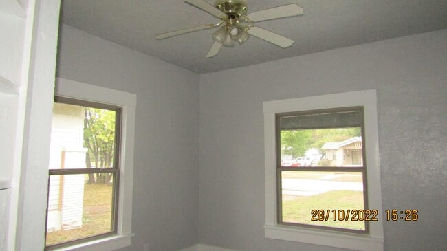 Building Photo - Old Town North!!! Rental
