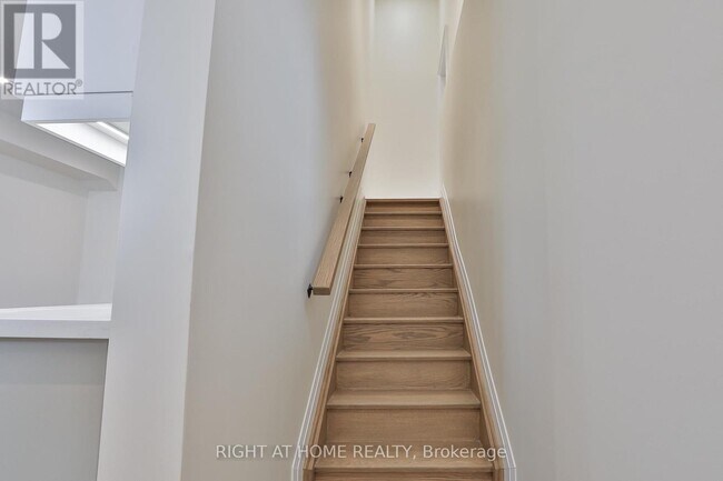 Photo - 2 - 39 FIFTEENTH STREET Unit 2