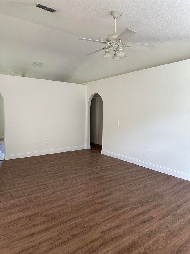 Photo - Compass Pointe