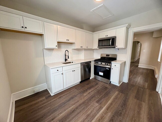 Photo - 320 S Ann St Unit Apt 1