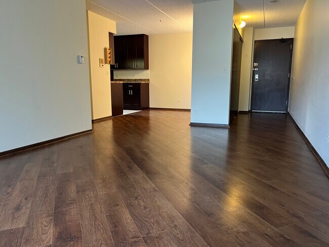 Photo - 835 Pearson St