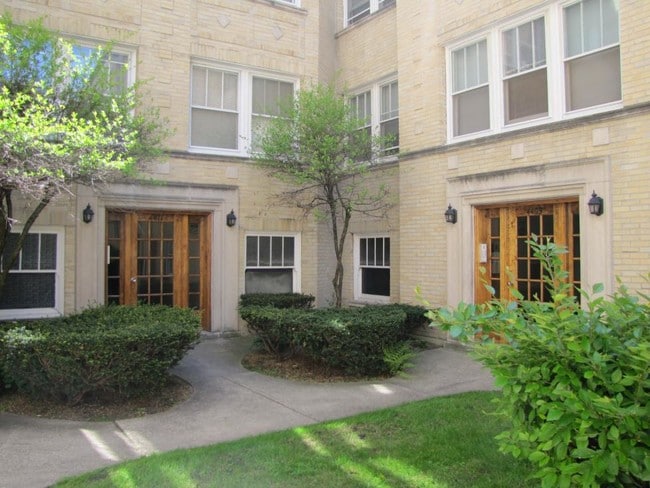 Photo - Ravenswood Apartments