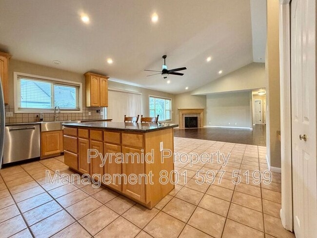 Photo - 961 Golden Pheasant Dr
