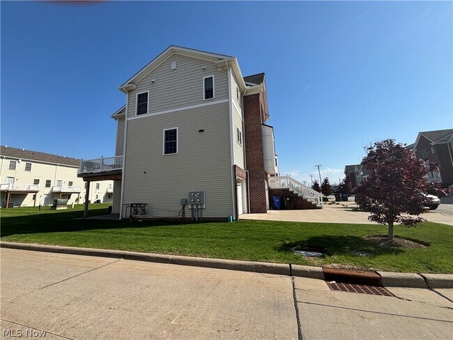 Photo - 1913 E 86th St