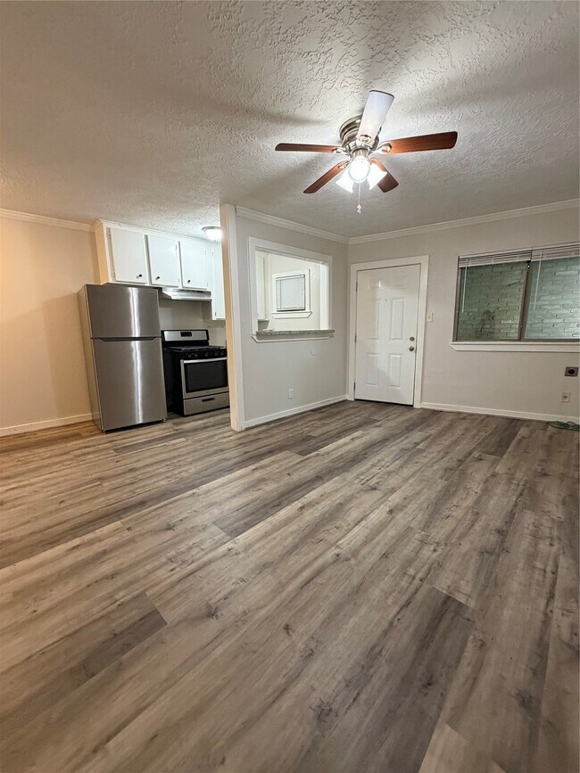 Photo - 4811 Oakland St Unit 6