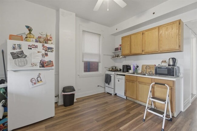 Photo - 3507 N Seminary Ave Unit 2F