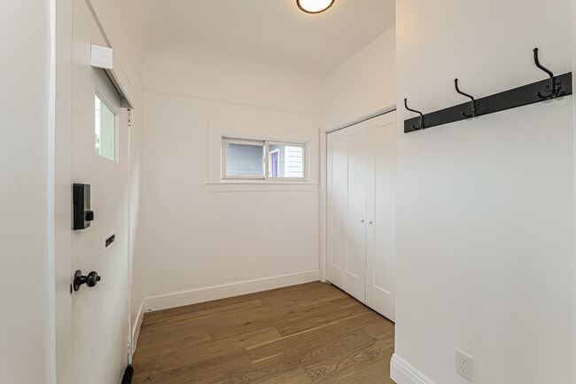 Photo - 3010 Linden St