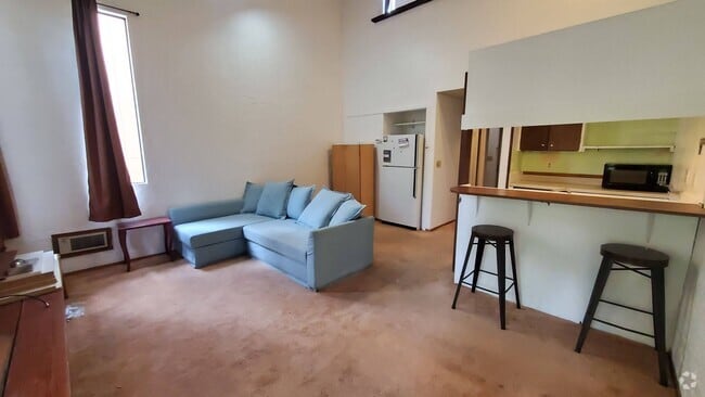 Building Photo - 1 BDRM Kings Run Condo w/ HOA Amenities, V...