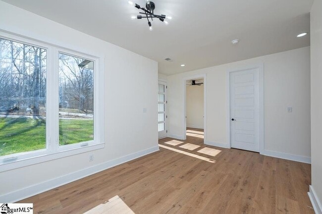 Photo - 105 Horseshoe Bend Rd