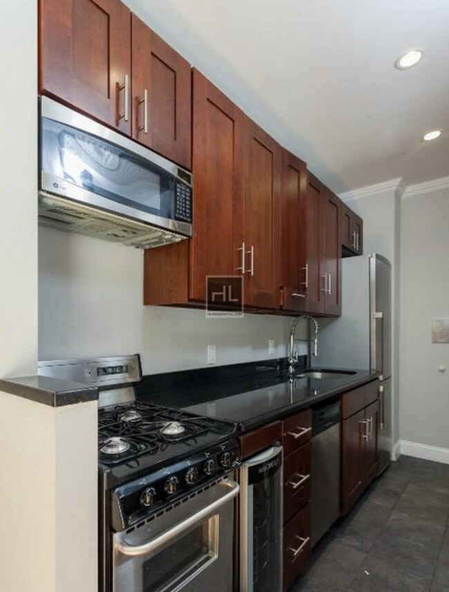 Photo - East 100th Street Unidad 4B