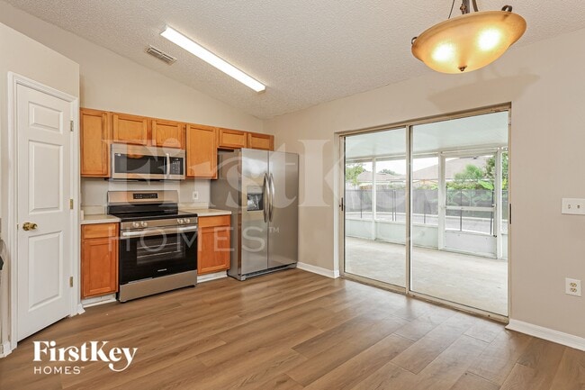 6883 Playpark Trail W