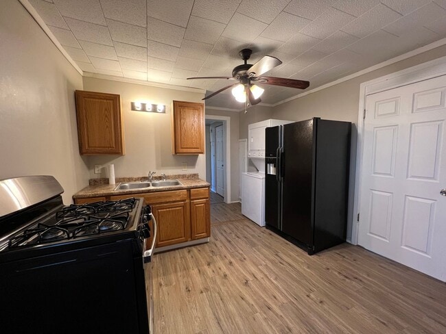 Photo - 2728 Chestnut St