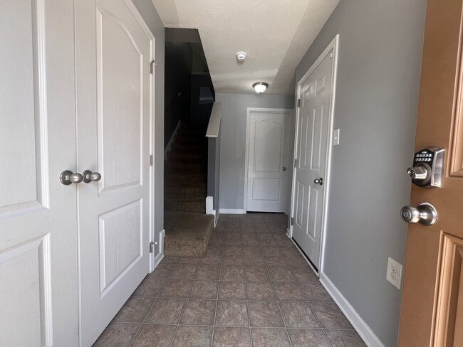 Photo - 328 Falcon Run