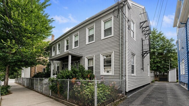 Photo - 6 6th St