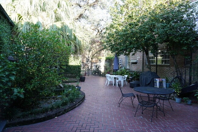 Photo - State Street Apartments Unidad 5