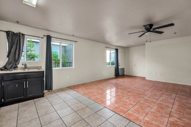 Photo - 5231 Huntington Dr Unidad 4