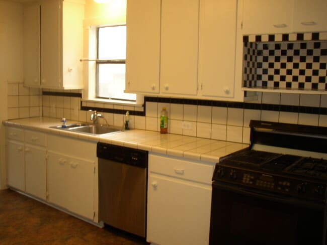 Photo - 827 Avenue M