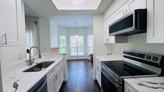 Kitchen - 6000 Shepherd Mountain Cove Unit 1309