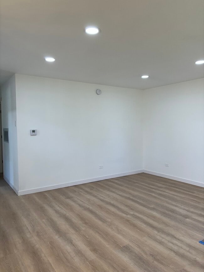 Photo - 1650 Division St