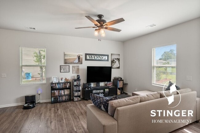 Photo - 19 Seneca Wy