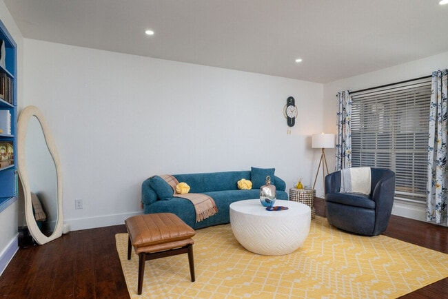 Photo - 5580 Lyndon B Johnson Fwy Unit SI ID1575039P