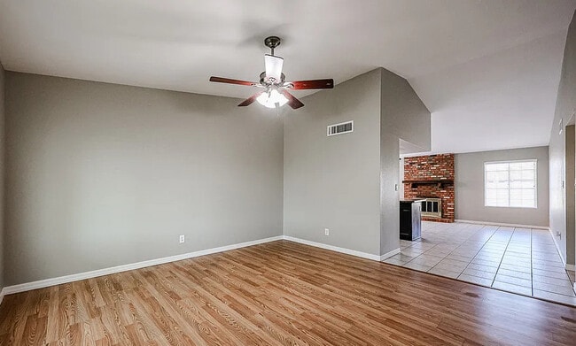 Photo - 604 W Kiva Ave