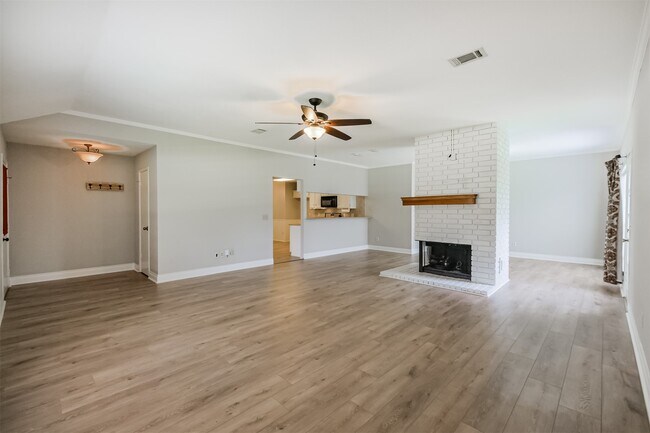 Photo - 2315 Cunningham Dr