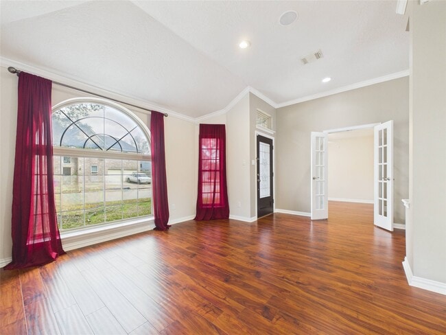 Photo - 4819 10 Sleep Ln