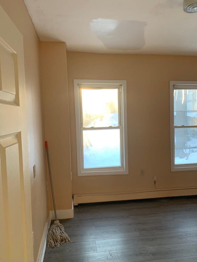 Photo - 70 Crescent St Unit 2nd floor