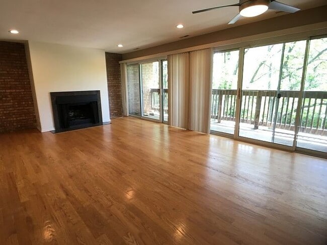 Photo - "Charming 2-Bedroom Retreat in Lisle with Spacious Living – 850 Sq Ft of Comfort!"