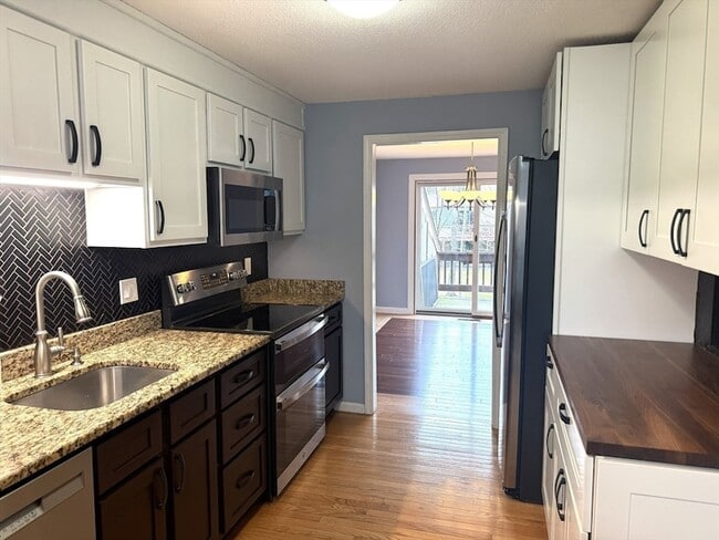 Photo - 49 Brickett Hill Cir Unit 49