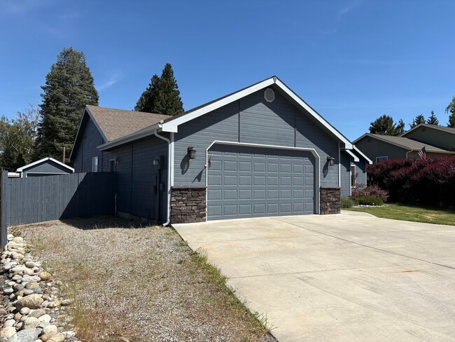 Building Photo - 1815 Dorner Pl