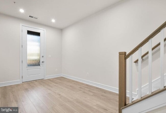 Photo - 21764 Dollis Hl Ter